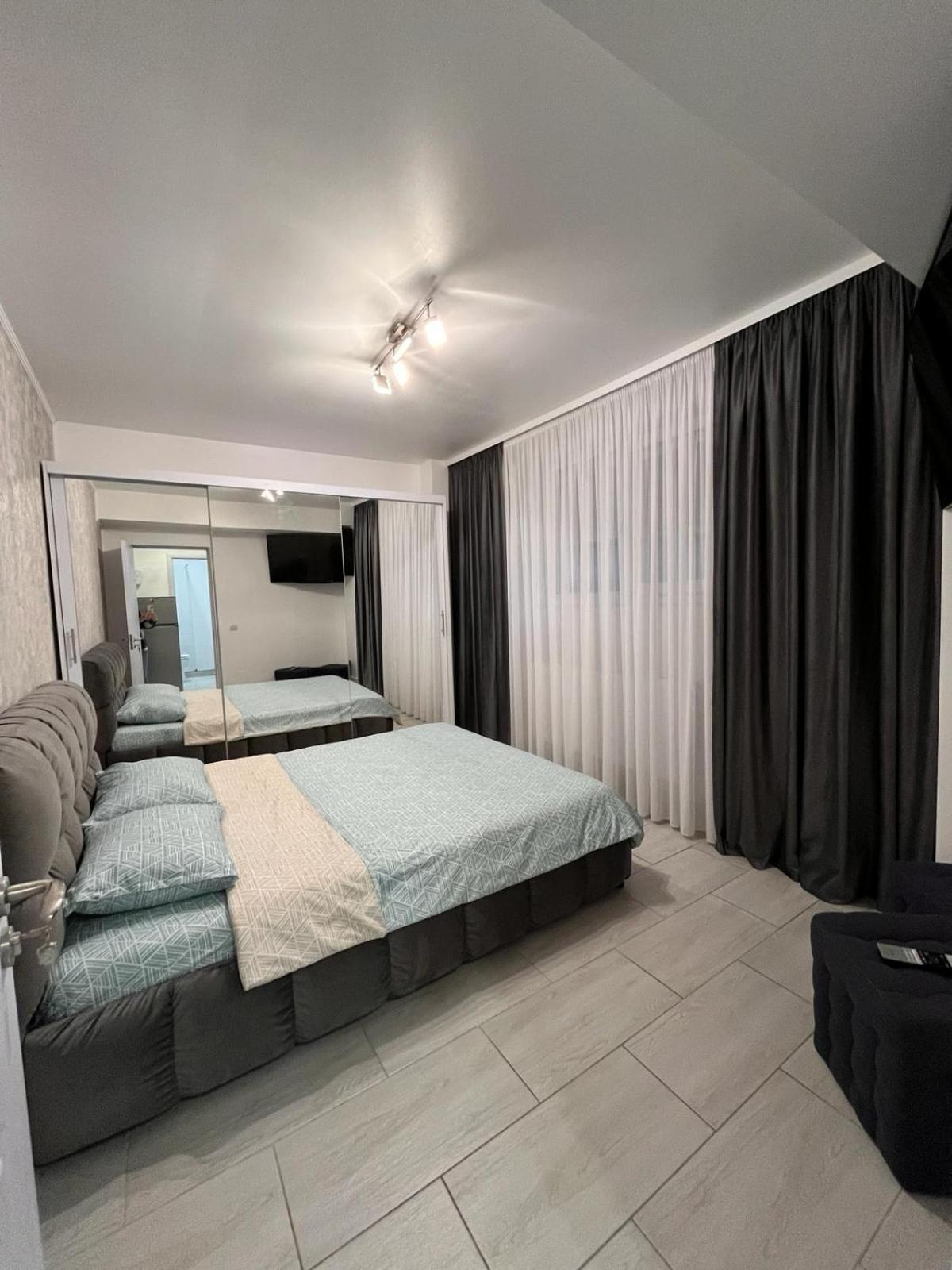White & Silver Luxury Apartament Krajowa Zewnętrze zdjęcie