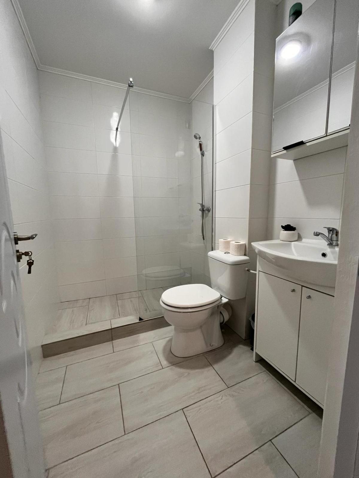 White & Silver Luxury Apartament Krajowa Zewnętrze zdjęcie